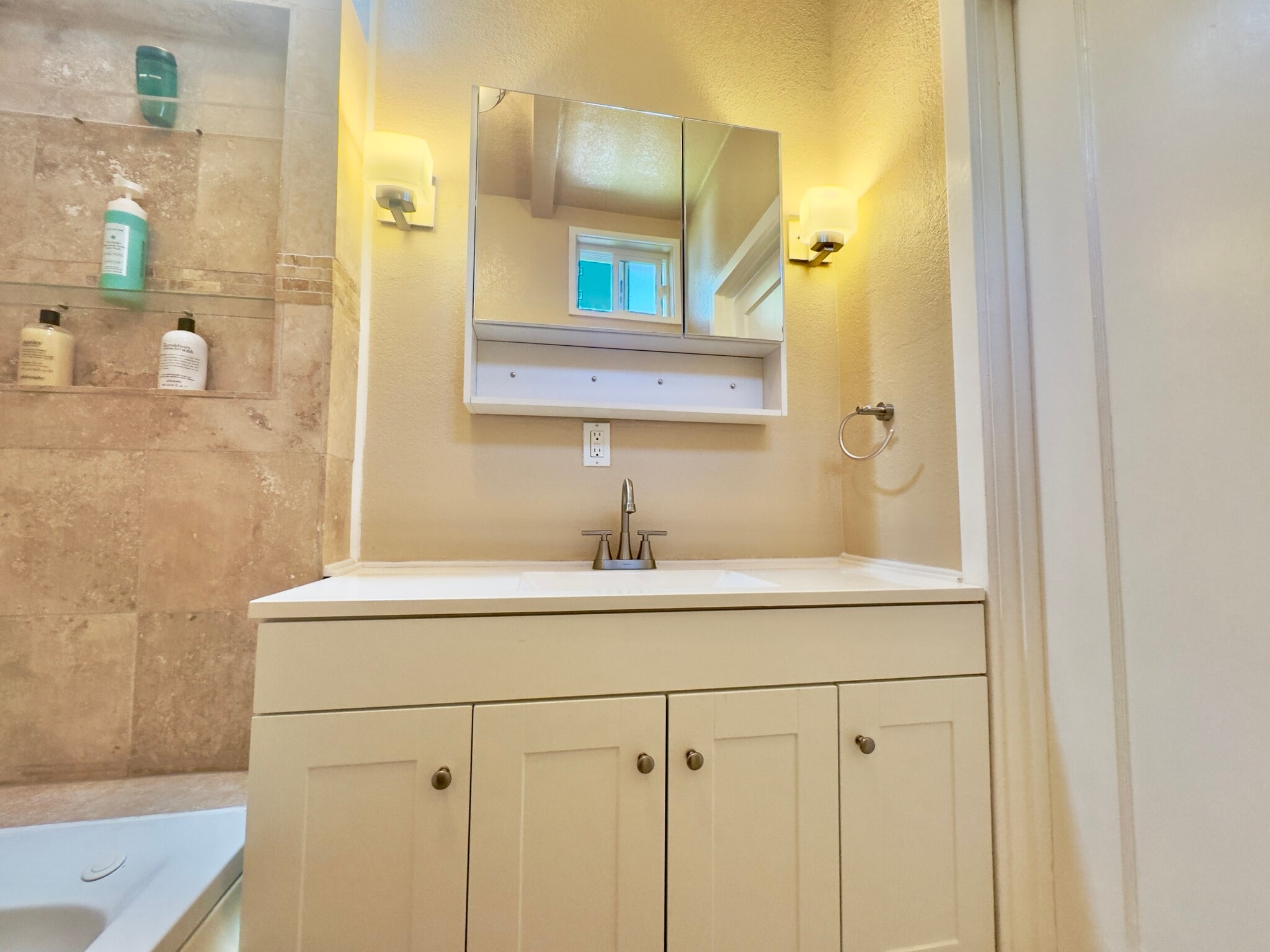 Building Photo - 2615 Maxwell Ave