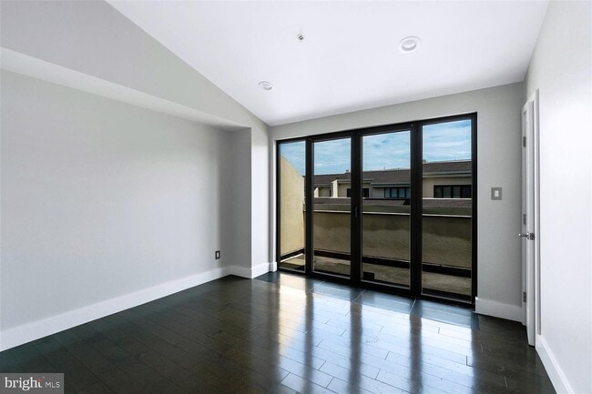 Building Photo - 1000 Fell St