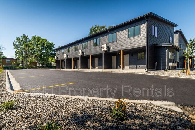 Building Photo - 218 Reda Ln