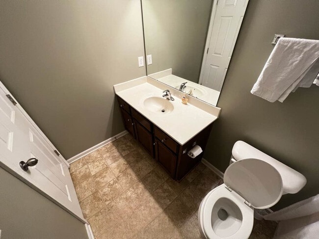 Building Photo - Room in Townhome on Ivy Wood Ln