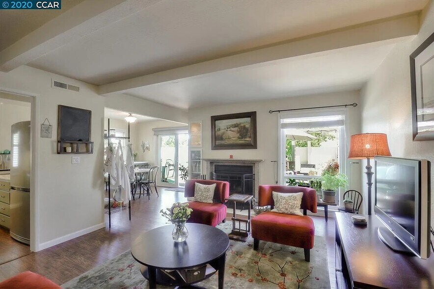 Building Photo - 34 Mozden Ln