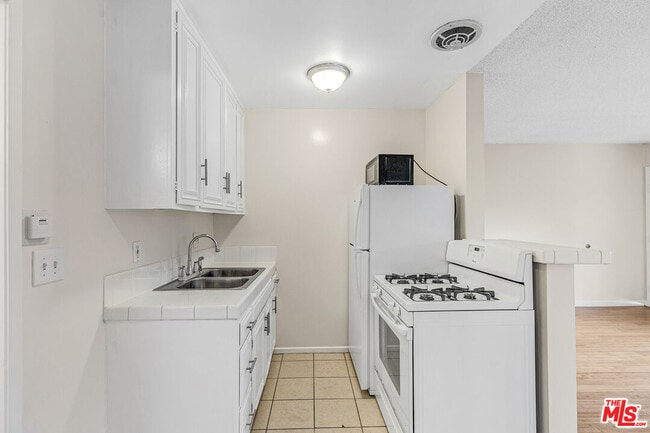 Building Photo - 2435 2nd St