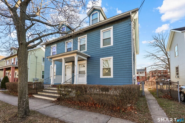 Building Photo - 59 Grand St