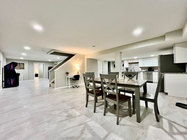 Building Photo - 7033 Willowood Dr