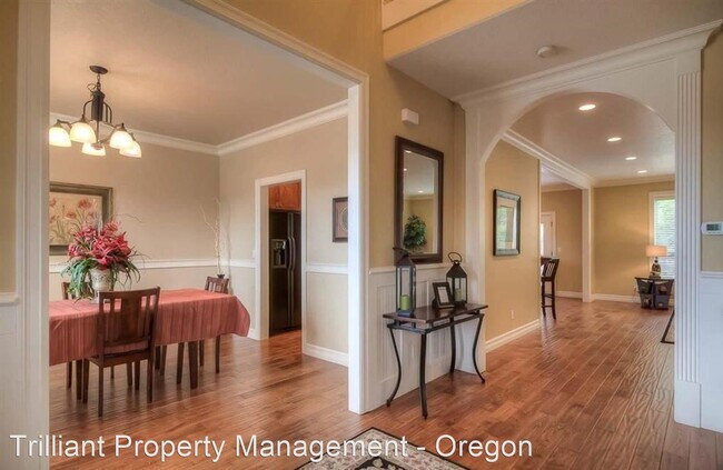 Building Photo - 4 br, 2.5 bath House - 1533 Brokenwheel Co...