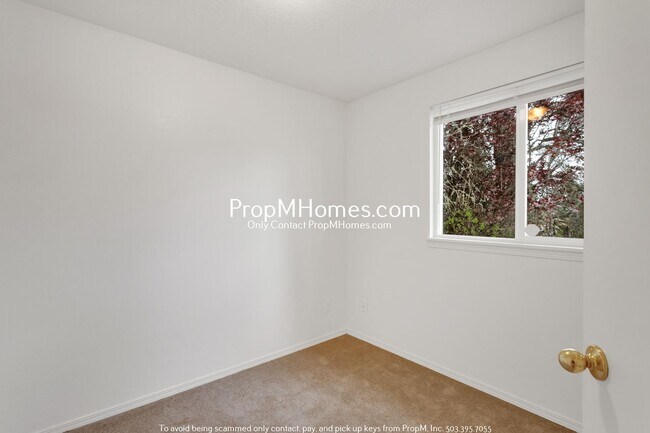 Building Photo - Three Bedroom Aloha Home with Park-Like Backyard!