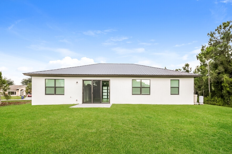 Building Photo - 6133 Hughes Ave