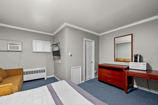 Building Photo - 18732 Dix Toledo Rd