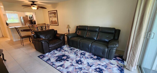 Building Photo - 207 Tropic Isle Dr