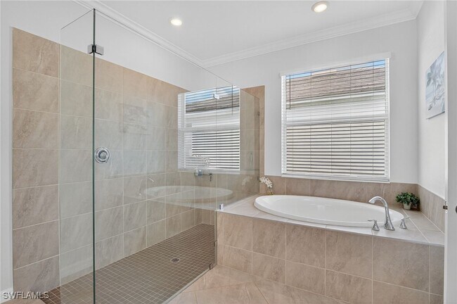 Building Photo - 2130 Hamlin St