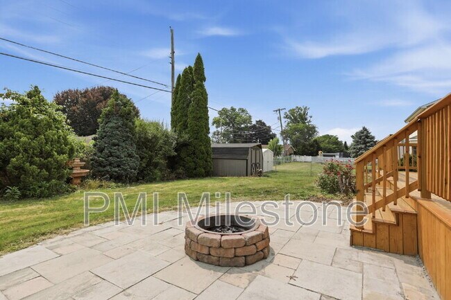 Building Photo - 233 Carmack Dr