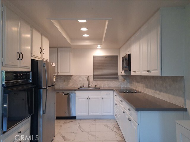 Building Photo - 2117 Via Puerta