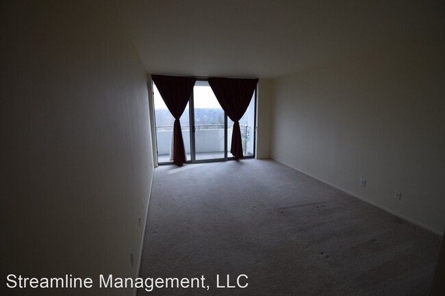 Building Photo - 1 br, 1 bath House - 5101 River Rd #1410