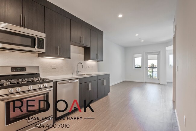 Building Photo - 11405 Chandler Blvd