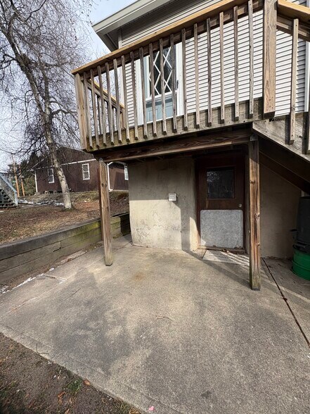 Building Photo - 25 Saint David St