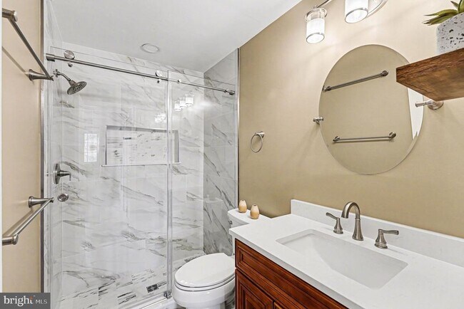 Building Photo - 7468 Brighouse Ct