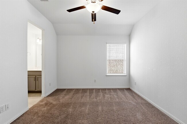 Building Photo - 1618 Rosedale Dr