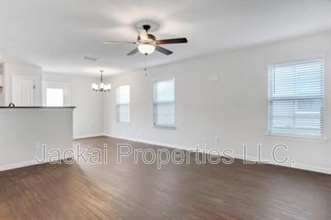 Building Photo - 232 W Lake Ave