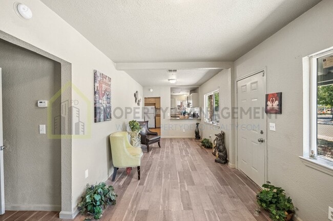 Building Photo - Updated 3-Bed, 2-Bath Bungalow on Spacious...