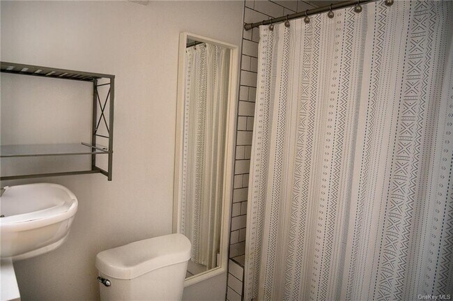 Building Photo - 40 Riverdale Ave