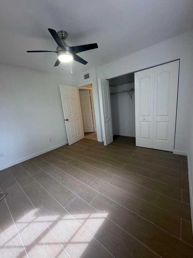 Building Photo - 661 Waterside Dr