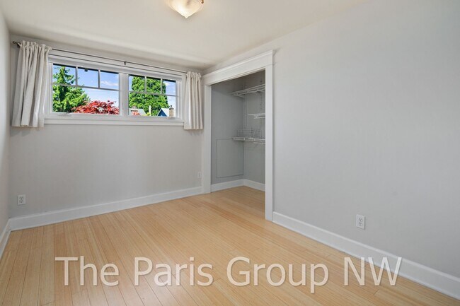 Building Photo - Exceptional Green Lake 3BR * Gorgeous In &...