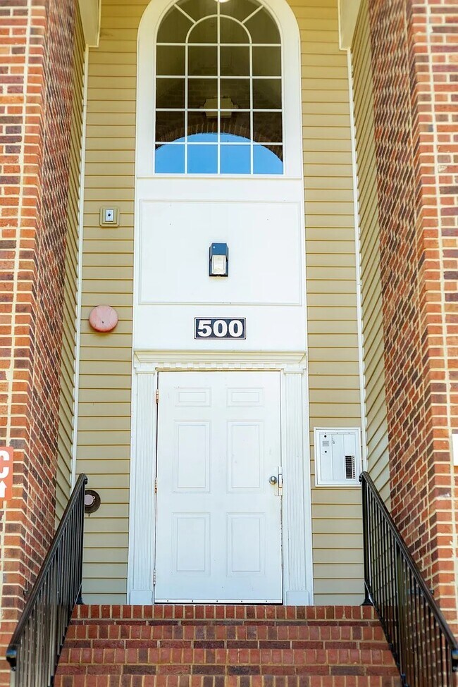 Building Photo - 523 Mill Pond Dr