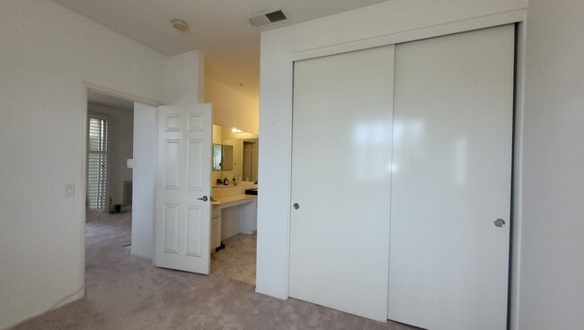 Building Photo - Conveniently Located In Rancho San Diego