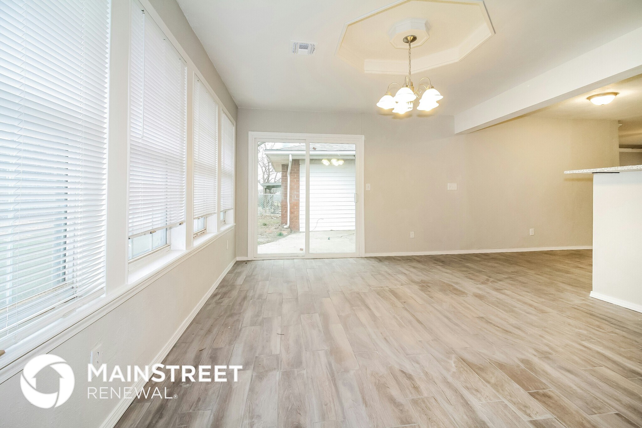 Building Photo - 800 Plaza Dr