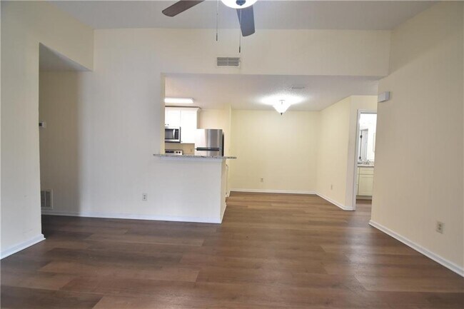 Building Photo - 310 Granville Ct