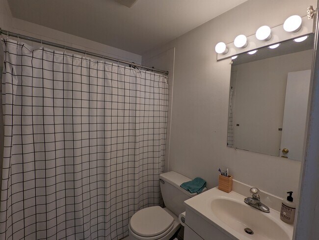 Building Photo - 403 Washington St