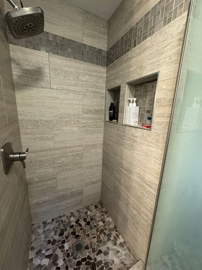 Building Photo - 3bd/3ba Edmonds Home