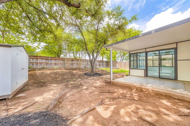 Building Photo - 2014 Balsam Way