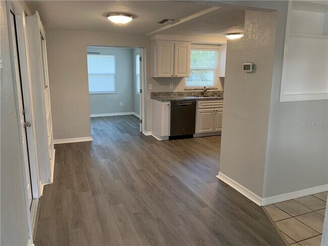 Building Photo - 4627 Abdella Ln