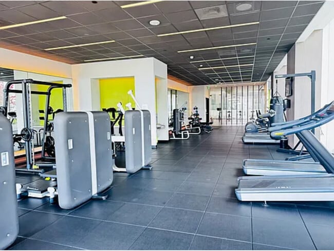 Building Photo - 889 Francisco St