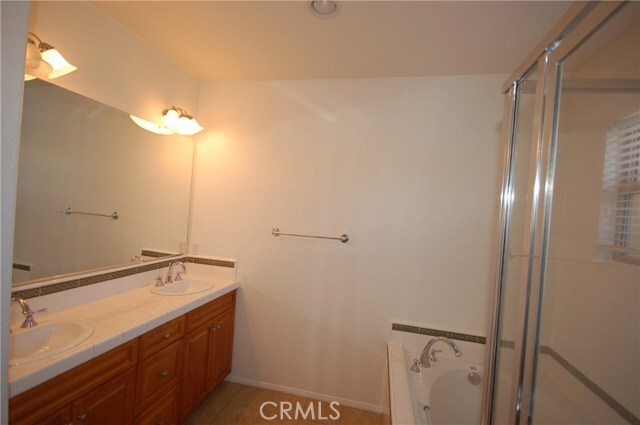Building Photo - 121 Chantilly