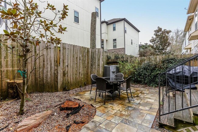 Building Photo - 5819 Petty St
