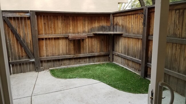 Building Photo - North Davis Condo-Available