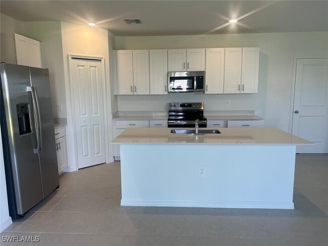 Building Photo - 19501 Fairhill Ct