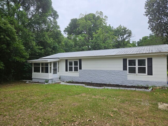 Building Photo - 5855 Andrew Rd