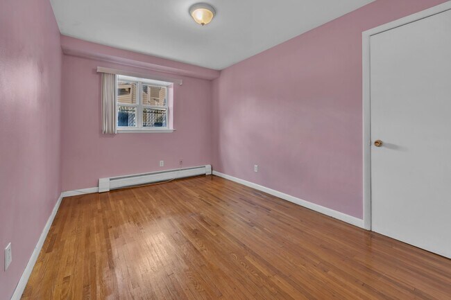 Building Photo - 311 6th St