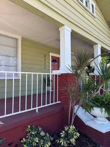 Building Photo - 2221 Corrine St