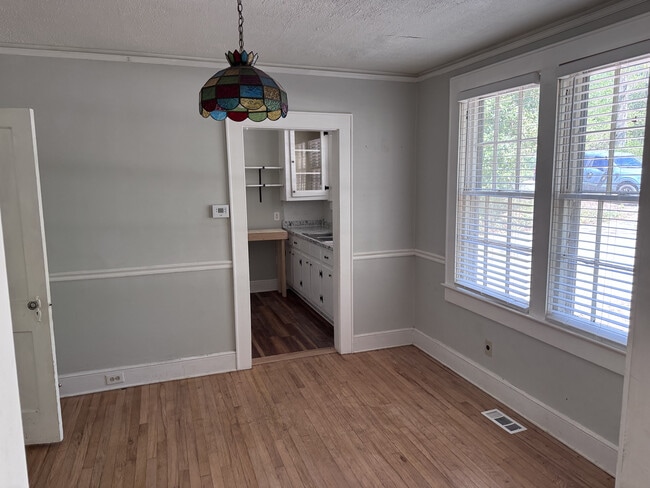 Building Photo - 6 Orlando Ave