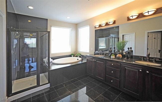 Building Photo - 973 Via Stellato St