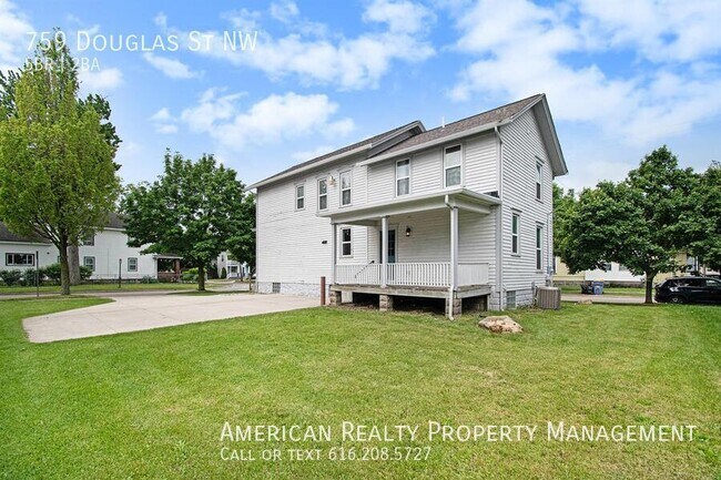 Building Photo - 759 Douglas St NW