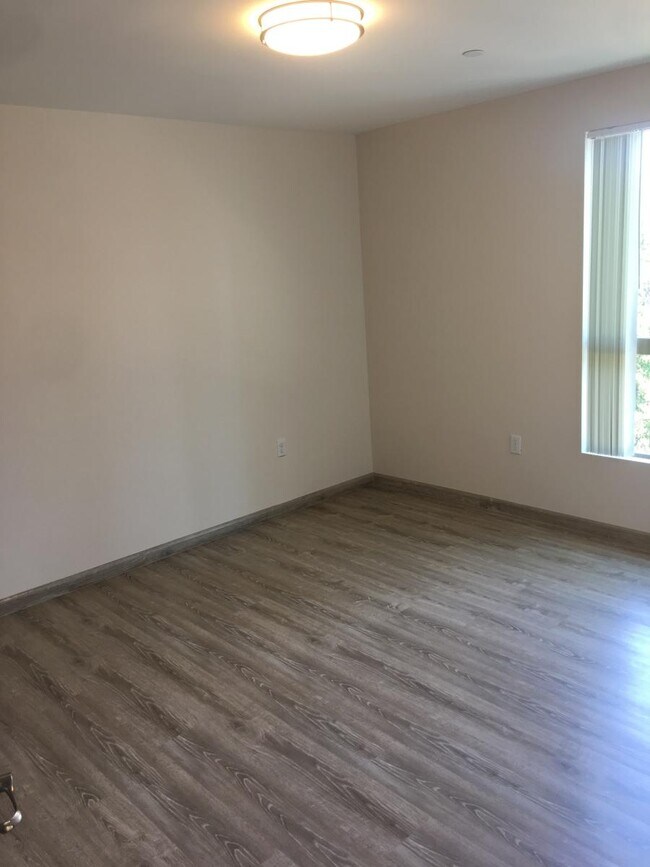 Building Photo - 7020 Woodman Ave