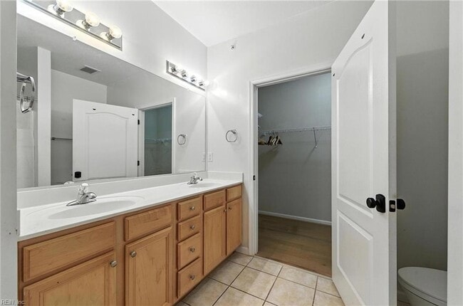 Building Photo - 522 Knolls Dr