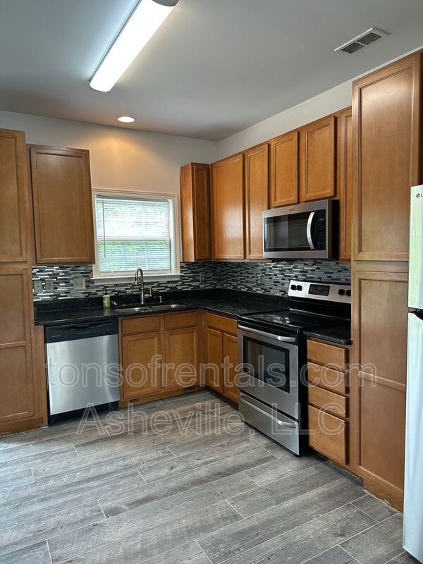 Building Photo - 33 Mallard Run Dr