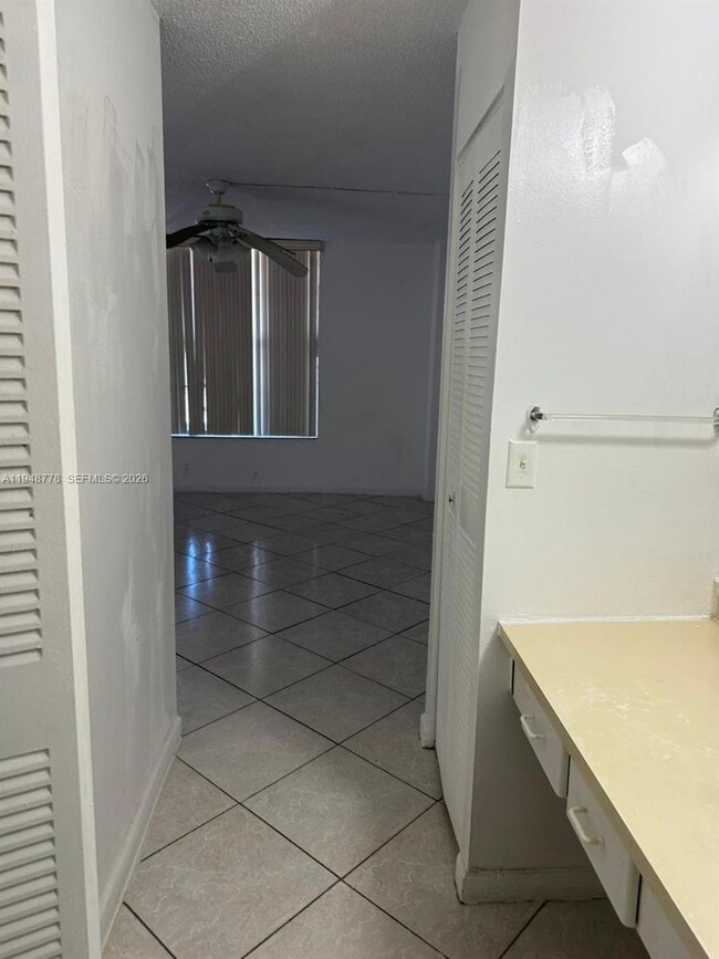 Building Photo - 16751 NE 9th Ave