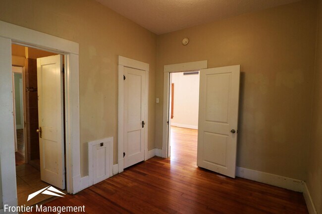 Building Photo - 1010 Ratone St